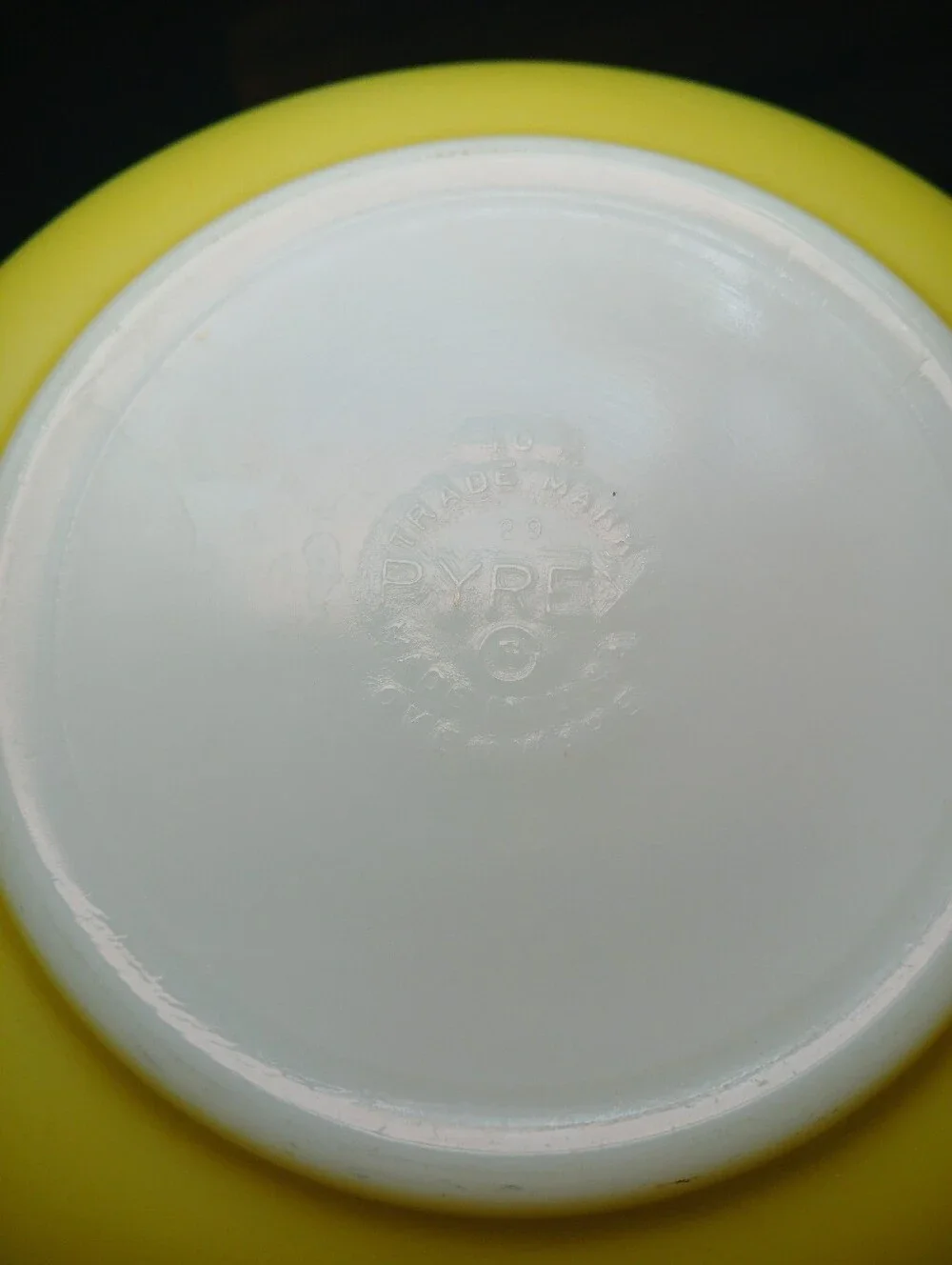 Pyrex 4-quart yellow mixing bowl